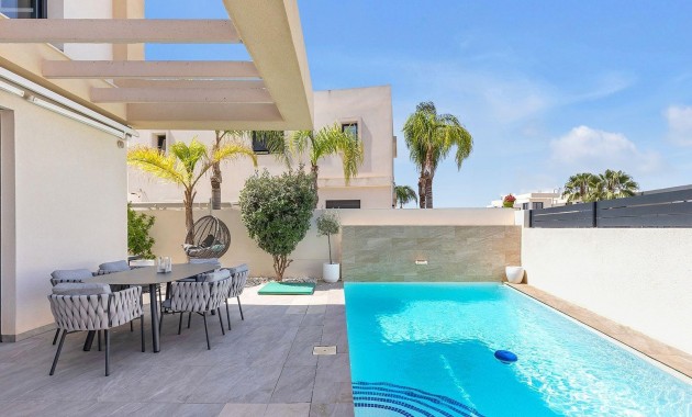 Villa - Sale - Torrevieja - Torretas