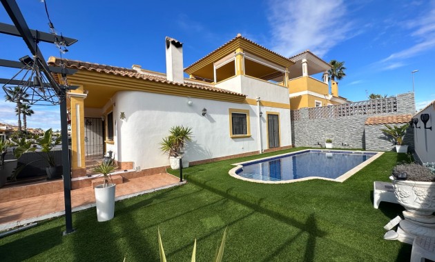Villa - Venta - Orihuela - Entre Naranjos Vistabella