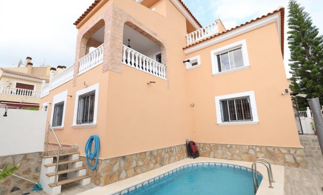 Villa - Venta - San Miguel de Salinas - Las Filipinas