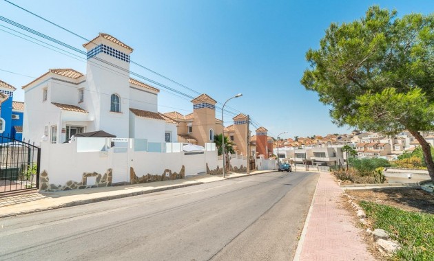 Villa - Venta - San Miguel de Salinas - Las filipinas