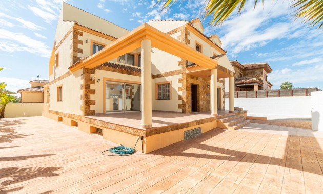 Villa - Venta - Torrevieja - Aguas nuevas 2