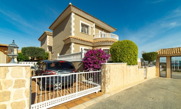 Villa - Venta - Torrevieja - Los altos