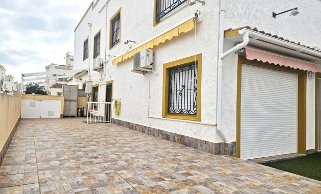 Villa - Venta - Torrevieja - Los balcones