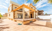 Villa - Venta - Torrevieja - PF-81287