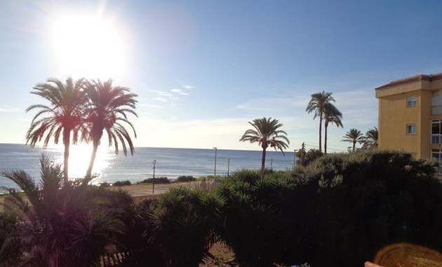 Villa - Venta - Torrevieja - Punta prima