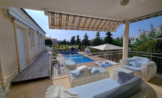 Villa - Venta - Torrevieja - Torre la mata