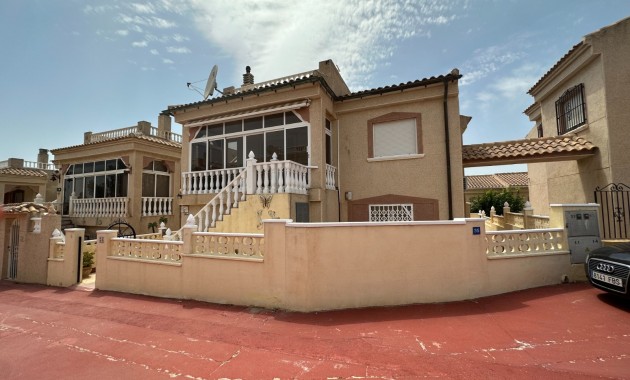 Villa with annex - Venta - Algorfa - Castillo de montemar