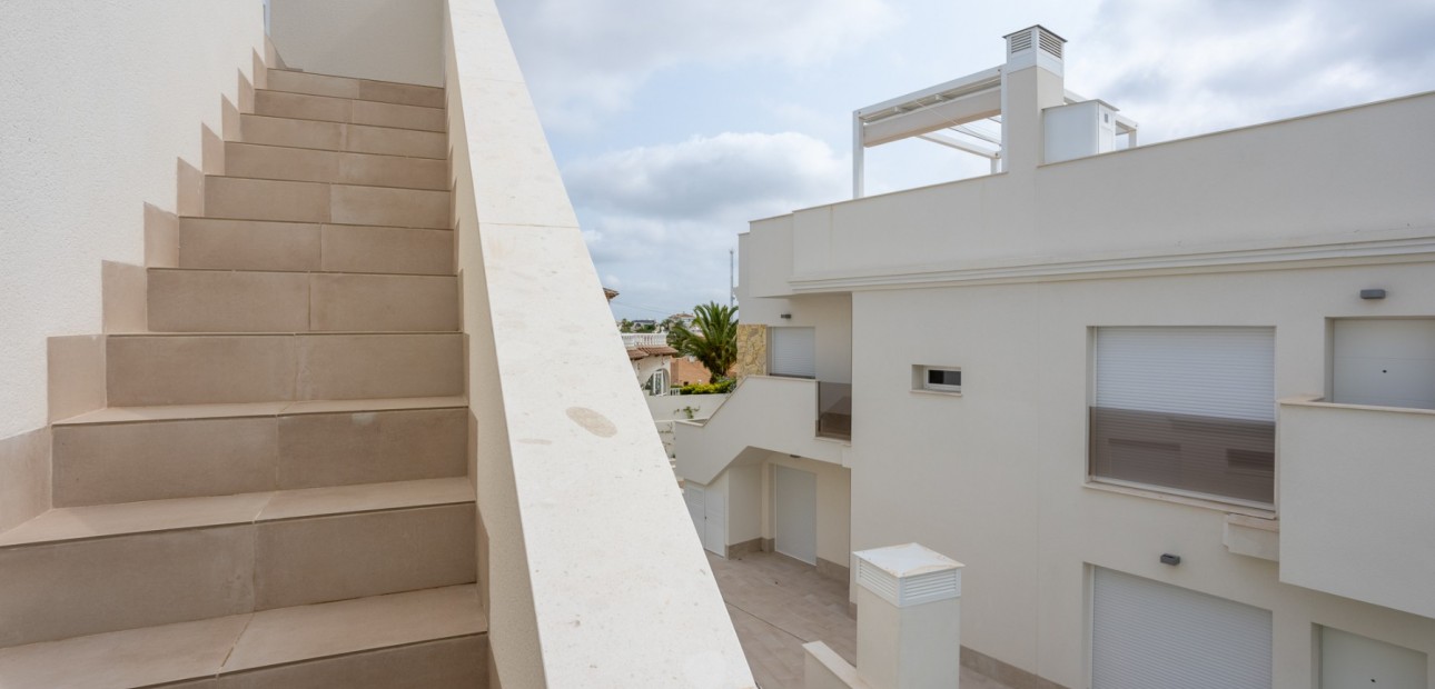 Herverkoop - Appartement / flat -
San Miguel de Salinas - BLUE LAGOON