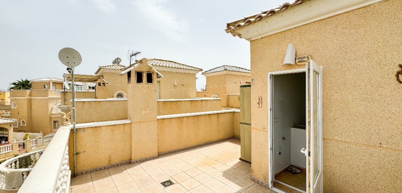 Venta - Semi Detached House -
Los Altos