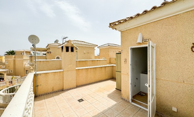 Venta - Semi Detached House -
Los Altos