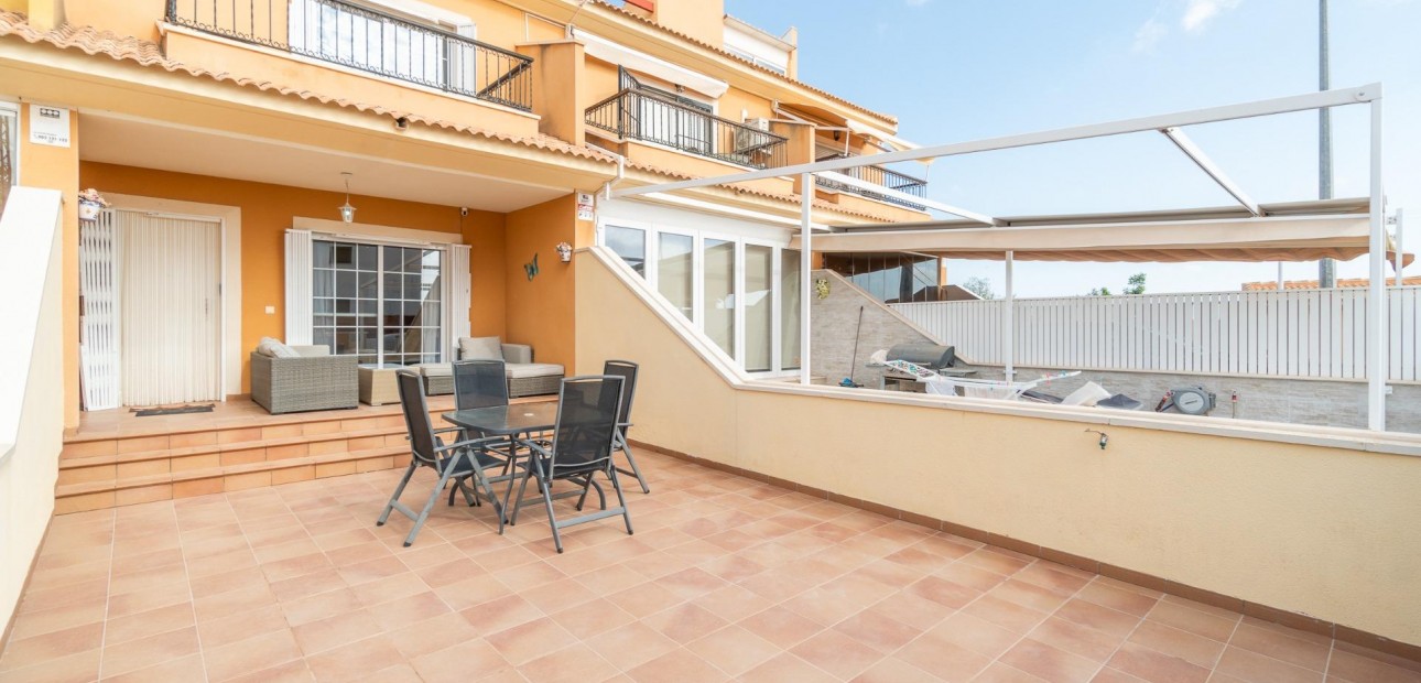 Sale - Terraced house -
Orihuela Costa - Los Dolses