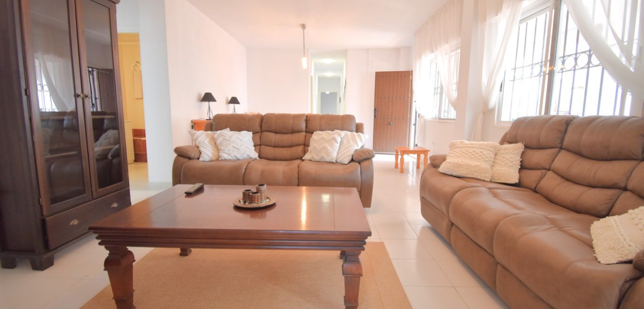 Sale - Apartment / flat -
Torrevieja - Mar Azul