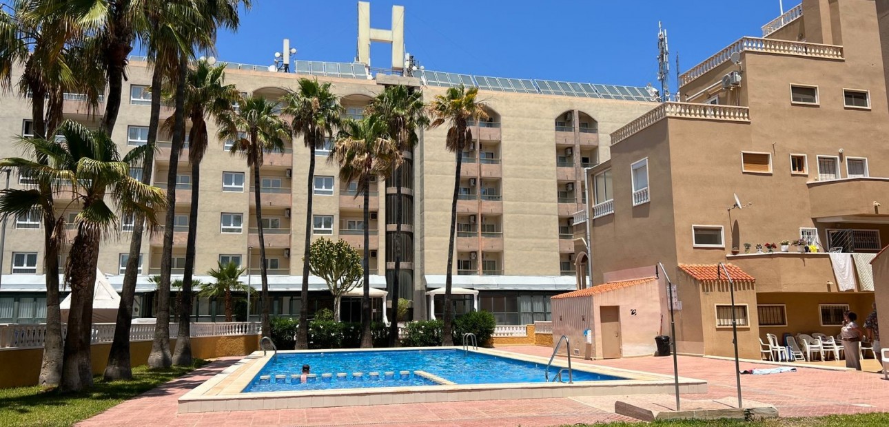 Sale - Apartment / flat -
Punta Prima - Punta Prima Torrevieja