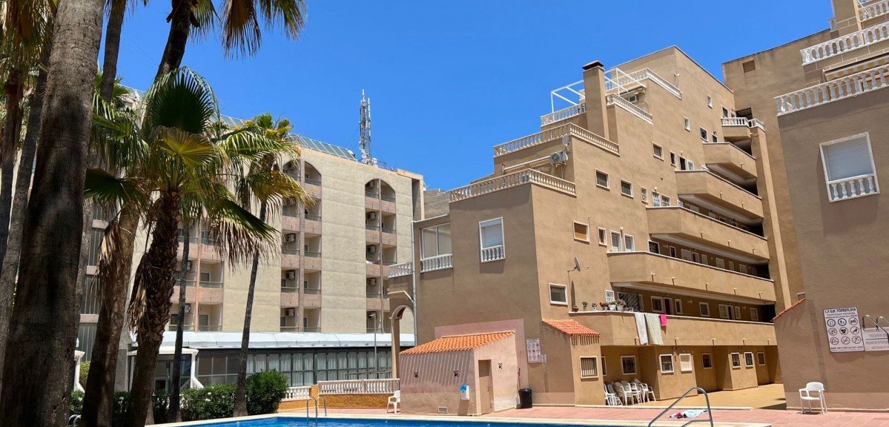 Venta - Apartamento / piso -
Punta Prima - Punta Prima Torrevieja