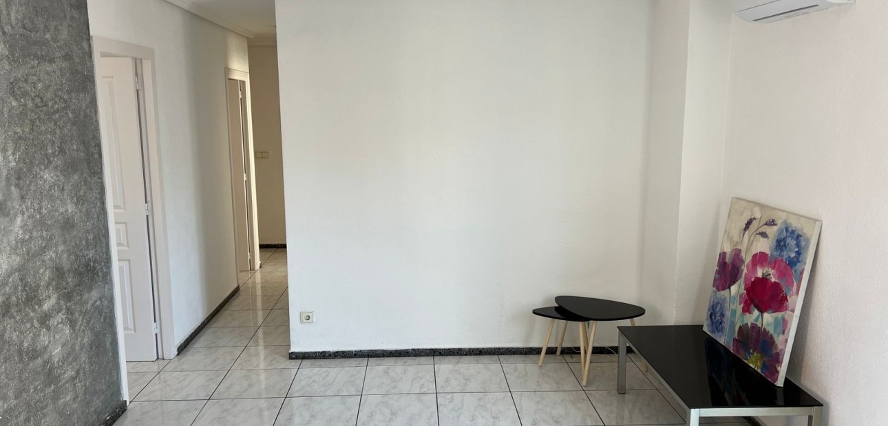 Venta - Apartamento / piso -
Punta Prima - Punta Prima Torrevieja