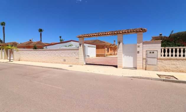 Herverkoop - Detached Villa -
Formentera del Segura - Fincas de La Vega