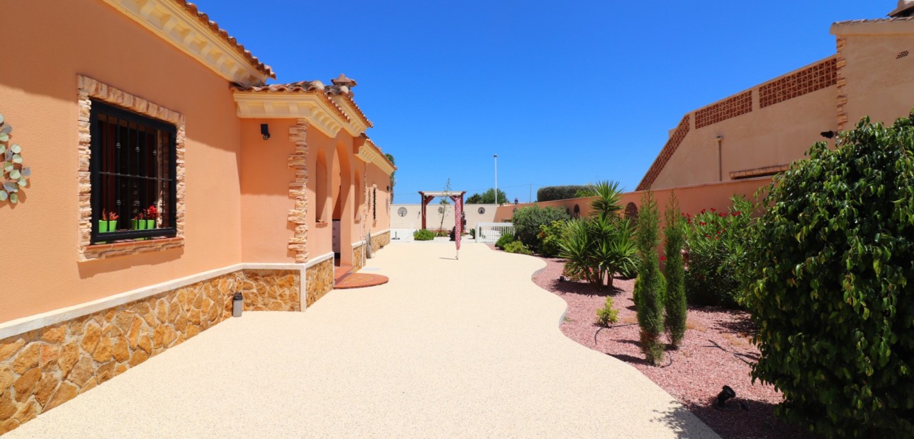 Venta - Detached Villa -
Formentera del Segura - Fincas de La Vega