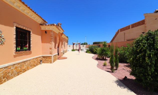 Venta - Detached Villa -
Formentera del Segura - Fincas de La Vega