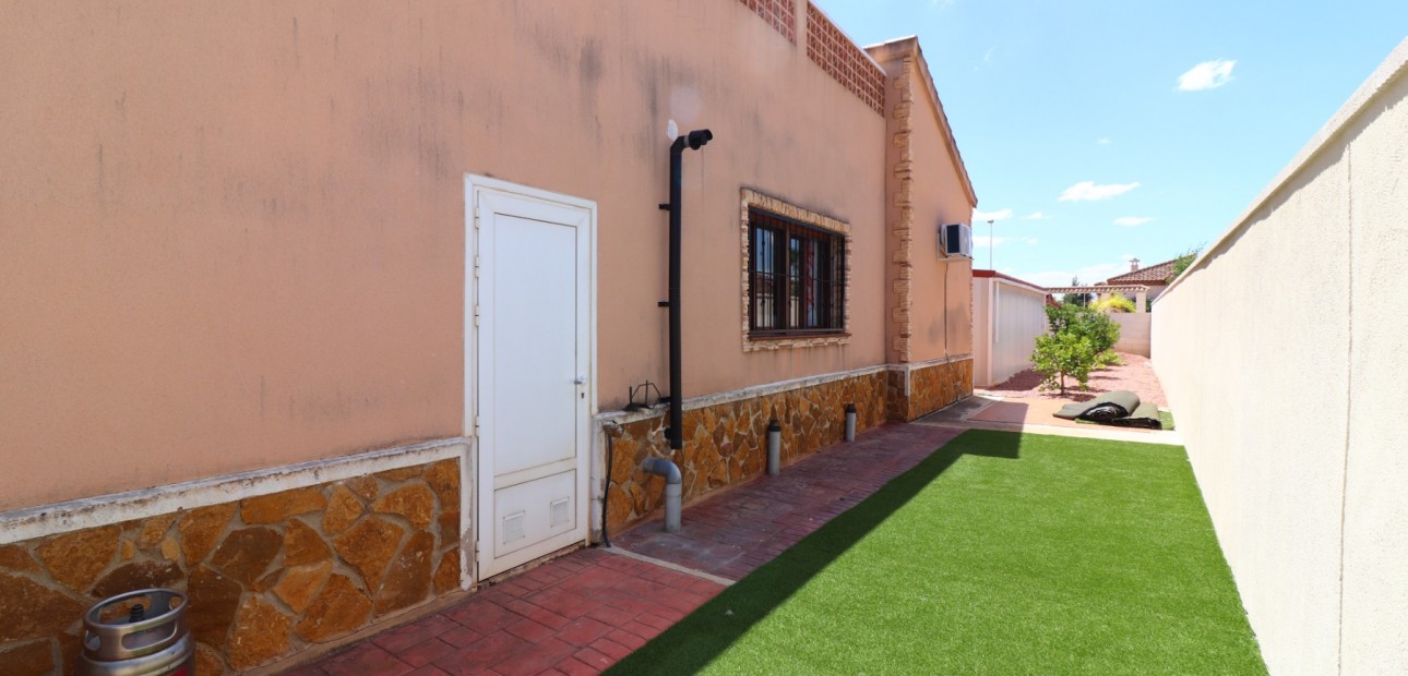 Sale - Detached Villa -
Formentera del Segura - Fincas de La Vega