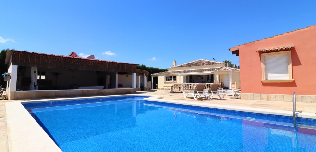 Venta - Country Property -
Almoradí - Heredades - Village