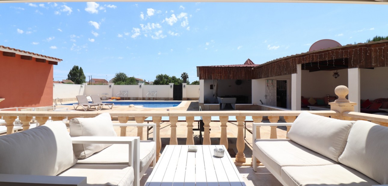 Venta - Country Property -
Almoradí - Heredades - Village