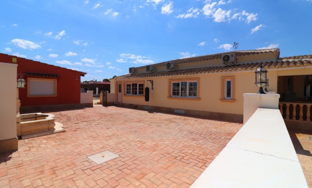 Sale - Country Property -
Almoradí - Heredades - Village