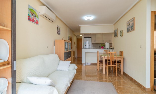 Sale - Apartment / flat -
Torrevieja - Centro