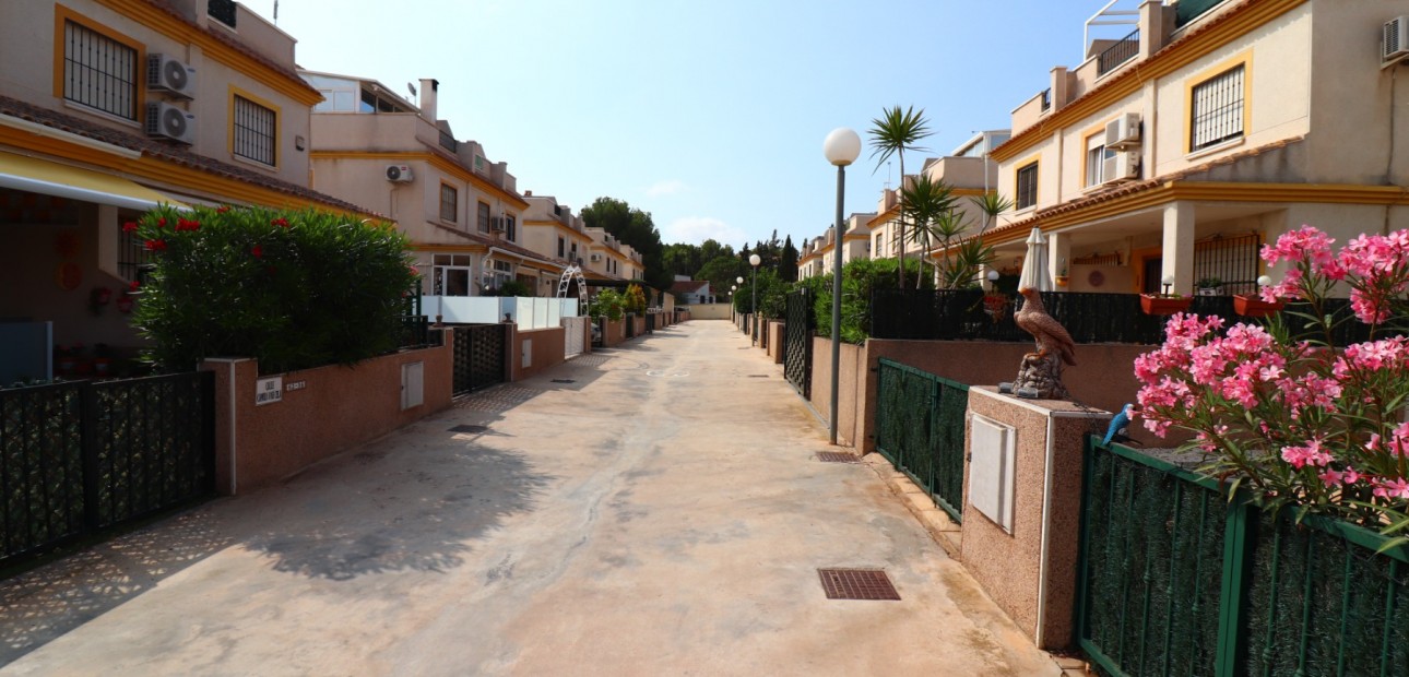 Sale - Townhouse -
Algorfa - Montemar