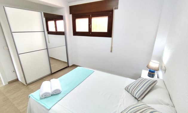 Venta - Apartamento / piso -
Guardamar del Segura - Pinomar