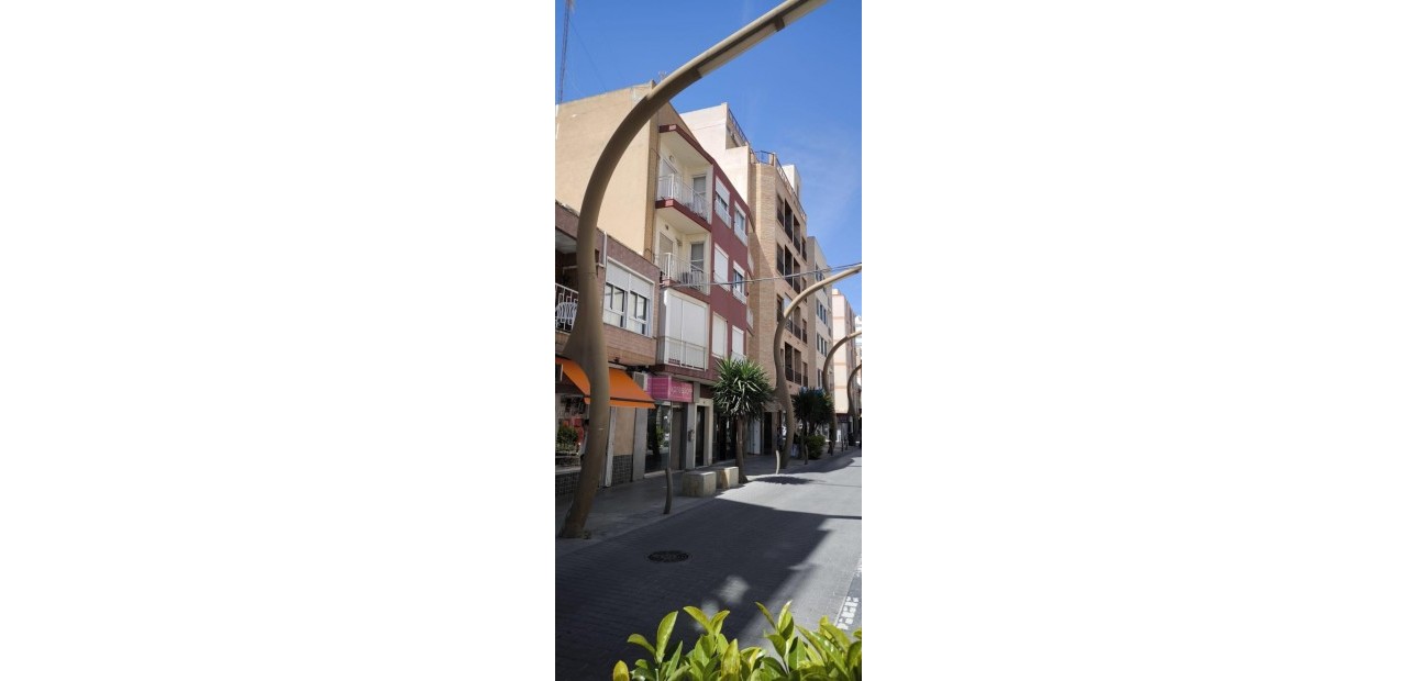 Venta - Flat -
Torrevieja