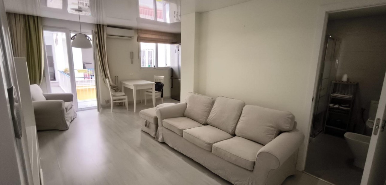 Venta - Flat -
Torrevieja