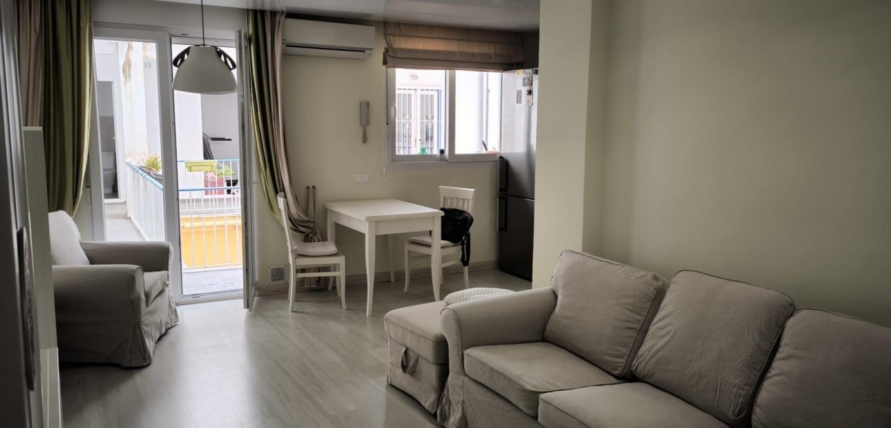 Venta - Flat -
Torrevieja