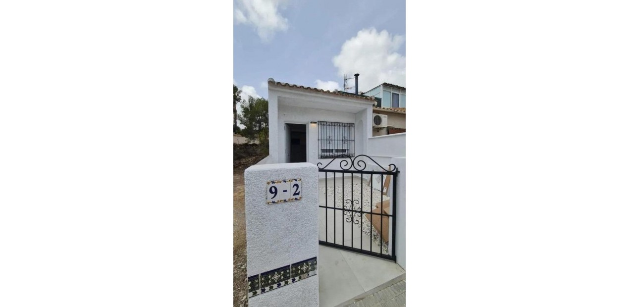 Herverkoop - Terraced house -
Orihuela Costa - Las Filipinas