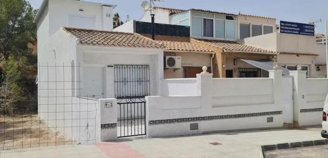 Herverkoop - Terraced house -
Orihuela Costa - Las Filipinas