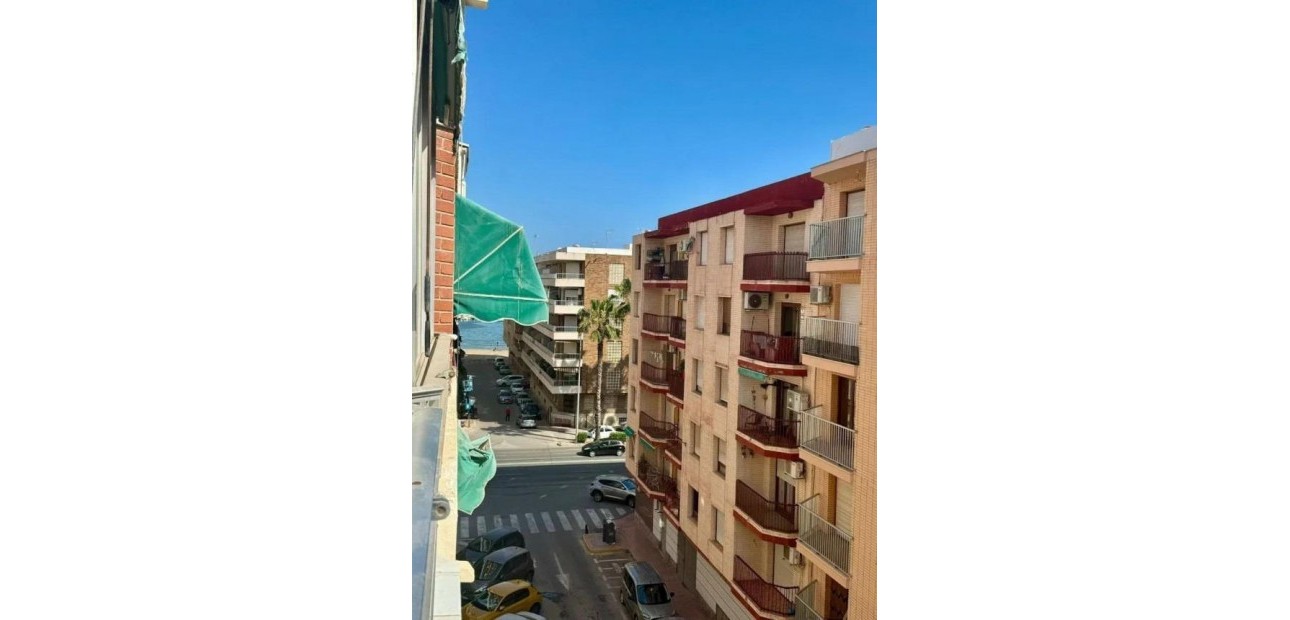 Herverkoop - Flat -
Torrevieja - Acequion