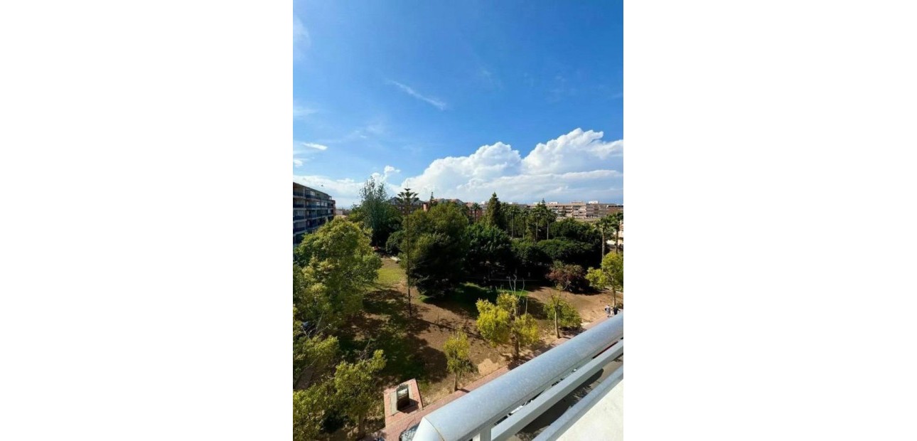 Herverkoop - Flat -
Torrevieja - Acequion