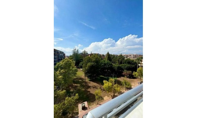 Herverkoop - Flat -
Torrevieja - Acequion