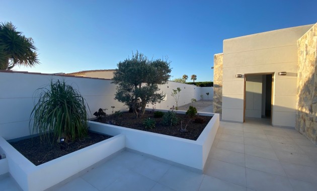 Sale - Villa -
Torrevieja - Torreta Florida