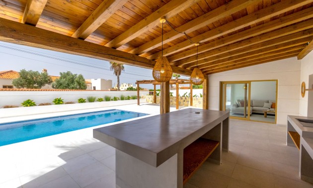 Sale - Villa -
Torrevieja - Torreta Florida