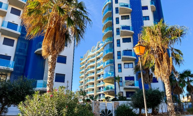 Venta - Apartamento / piso -
Punta Prima