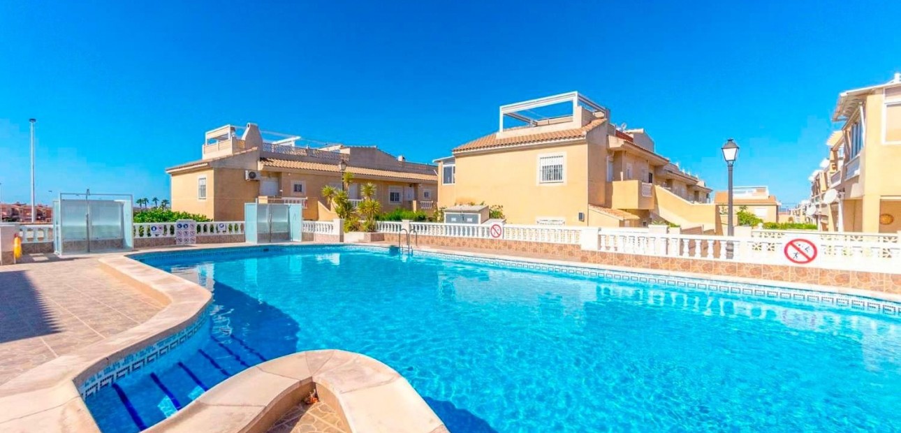 Herverkoop - Bungalow -
Torrevieja - Aguas Nuevas