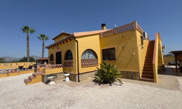 Sale - Finca / Country Property -
Orihuela