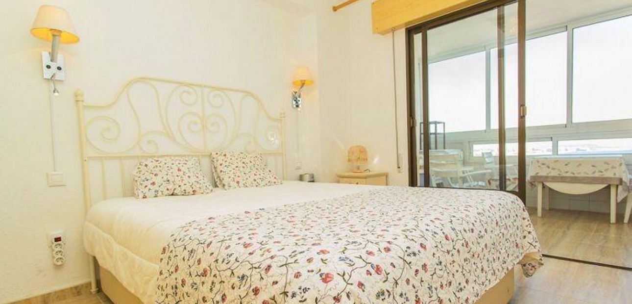 Venta - Apartamento / piso -
Torrevieja - Cabo cervera