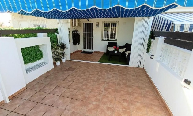 Venta - Bungalow -
Torrevieja - Torreta florida