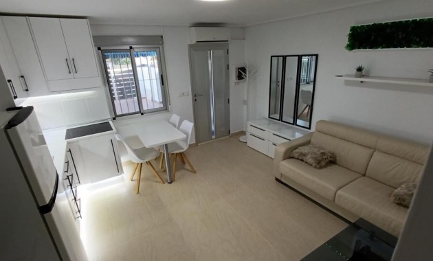 Venta - Bungalow -
Torrevieja - Torreta florida