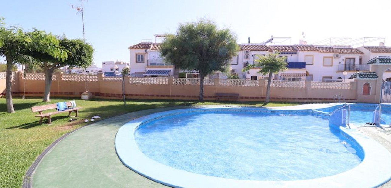 Sale - Bungalow -
Orihuela Costa - Playa Flamenca Norte