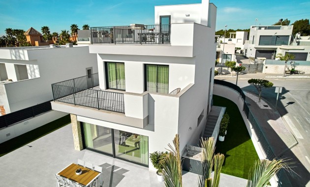 Nueva construcción  - Villa -
San Miguel de Salinas - Cerro del Sol