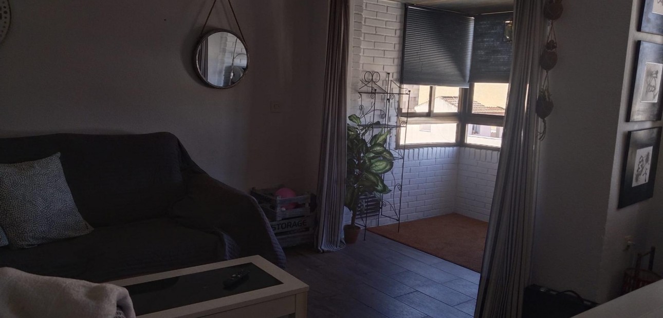 Sale - Apartment / flat -
Catral - CENTRO