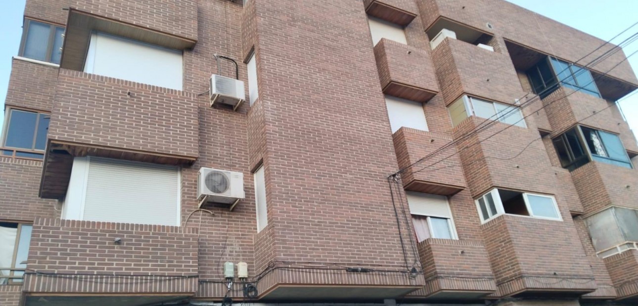 Sale - Apartment / flat -
Catral - CENTRO