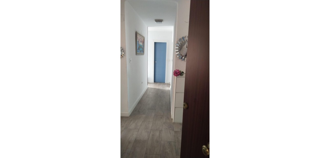 Sale - Apartment / flat -
Catral - CENTRO